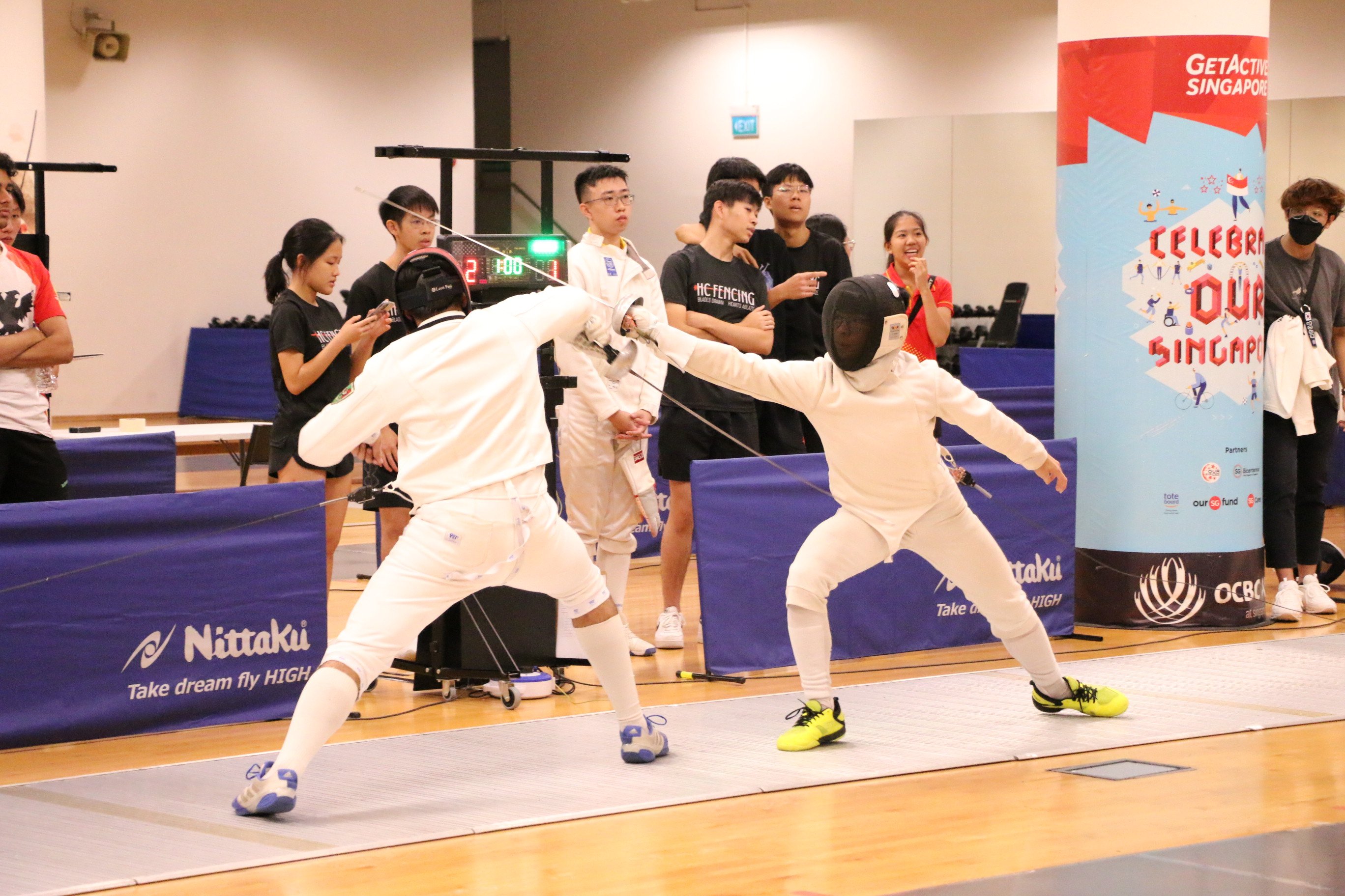 2023-04-20_NSG Fencing Mens Epee Div A_Photo by Anbumani(8)_ZHANG EMMANUEL ZHEN BO vs MUHAMMAD AZAD BIN MOHAMED HASHIM