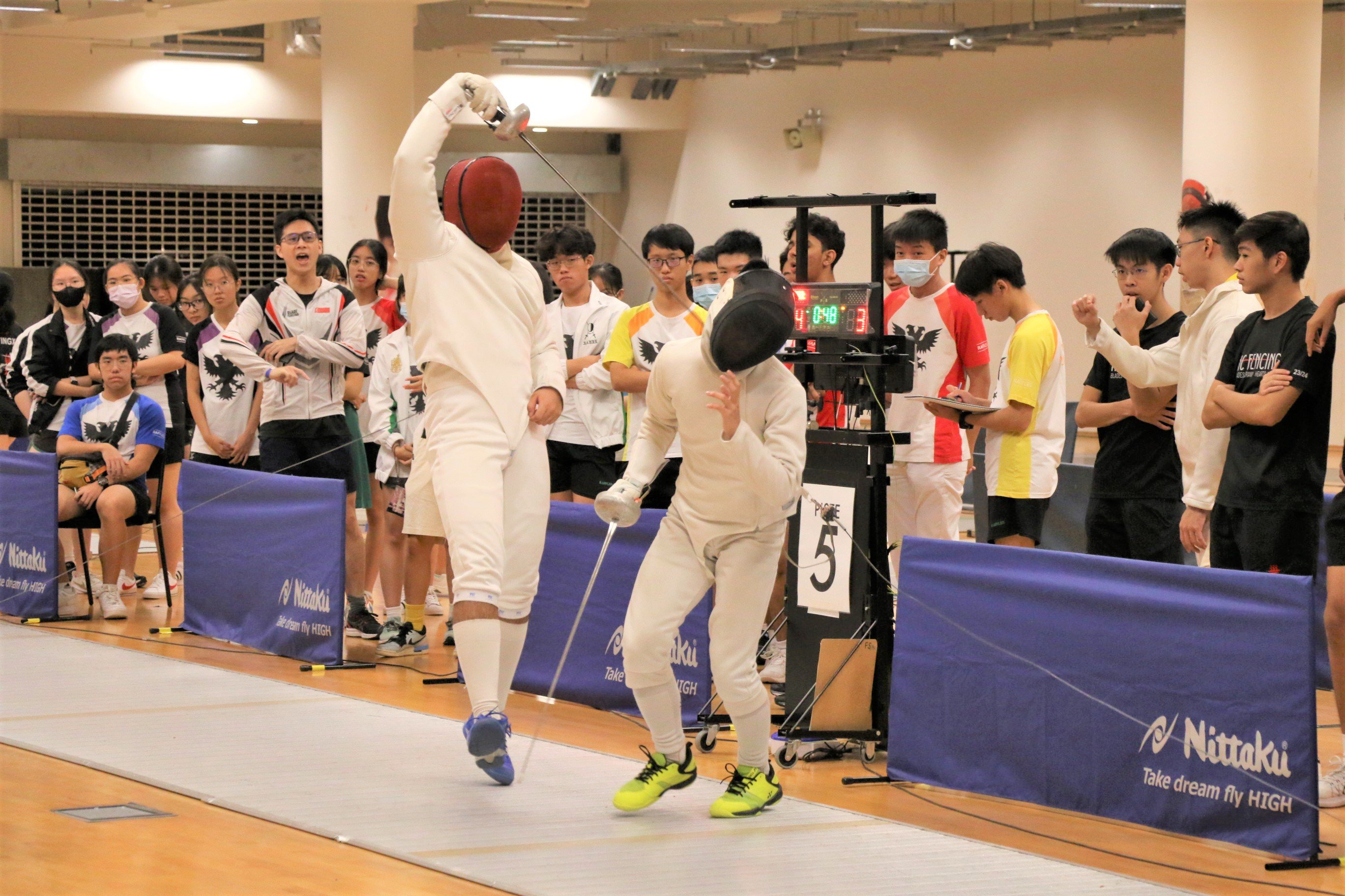 2023-04-20_NSG Fencing Mens Epee Div A_Photo by Anbumani(9)_ZHANG EMMANUEL ZHEN BO vs MUHAMMAD AZAD BIN MOHAMED HASHIM