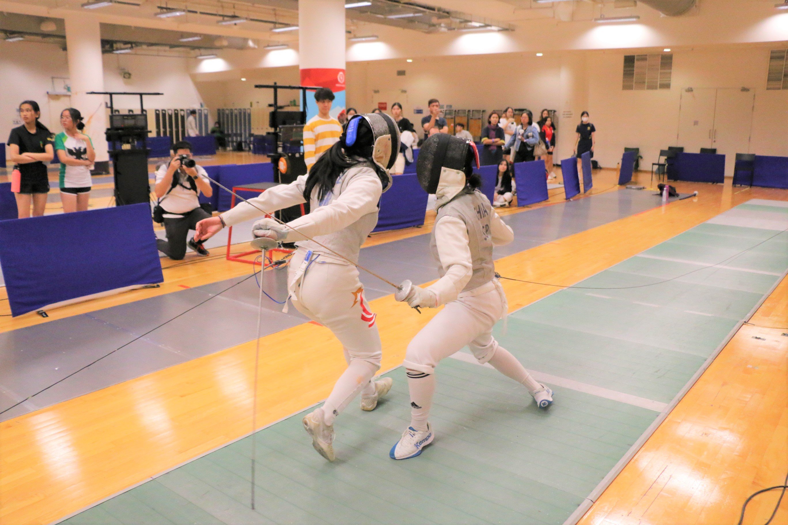 2023-04-20_NSG Fencing Womens Foil Div A_Photo by Anbumani(17)_LIA SWEE vs CHIA HALYN HIN TENG(Final)