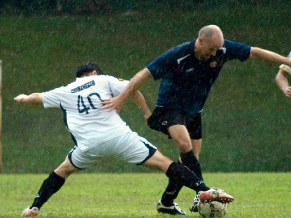 How do you tackle in football? - ActiveSG