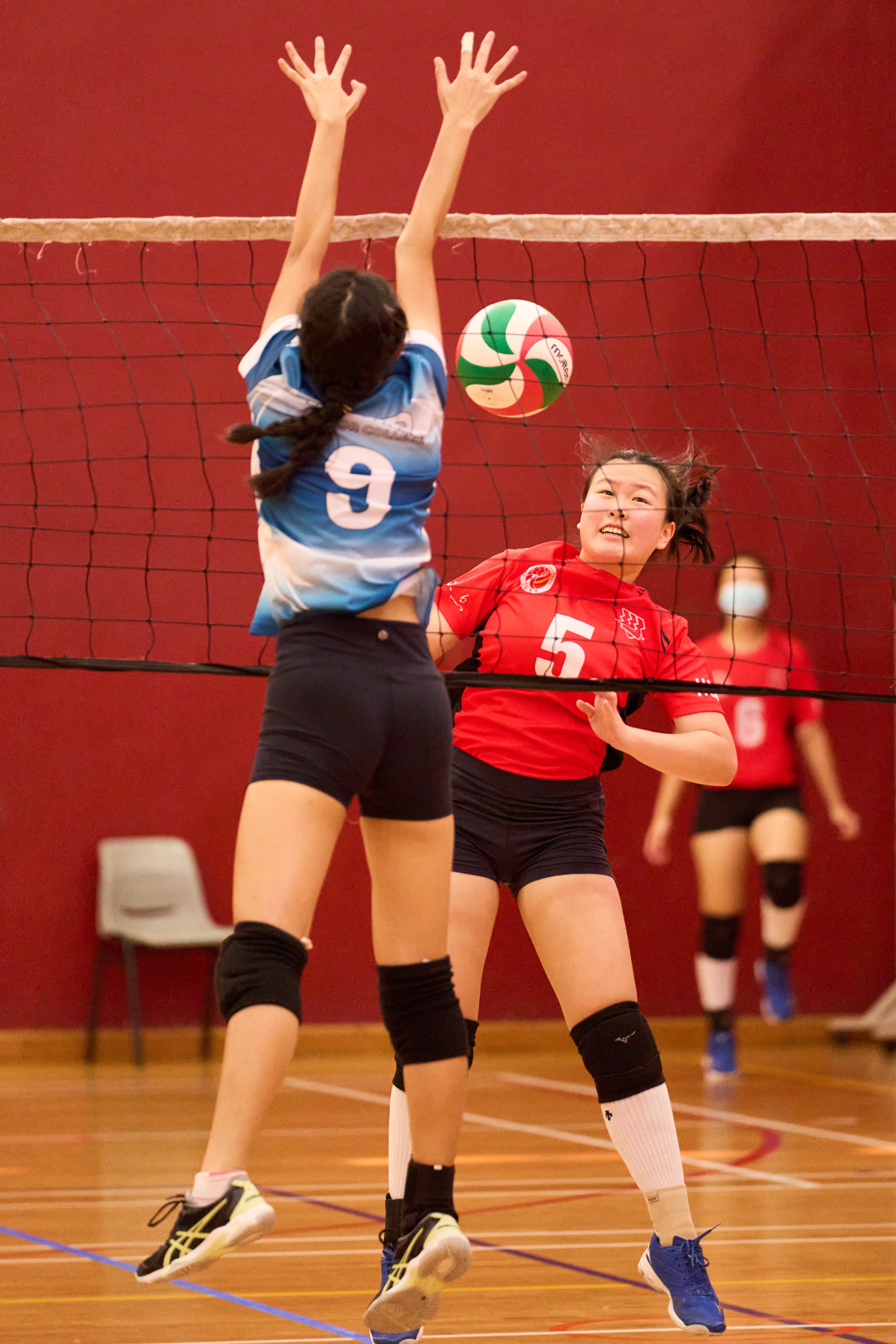 2022-05-06 Volleyball A Div Girls HCI vs ASRJC S1 Tay Kay Lyn (5 HCI) failed to return the ball Photo by Eric Koh DSC00004