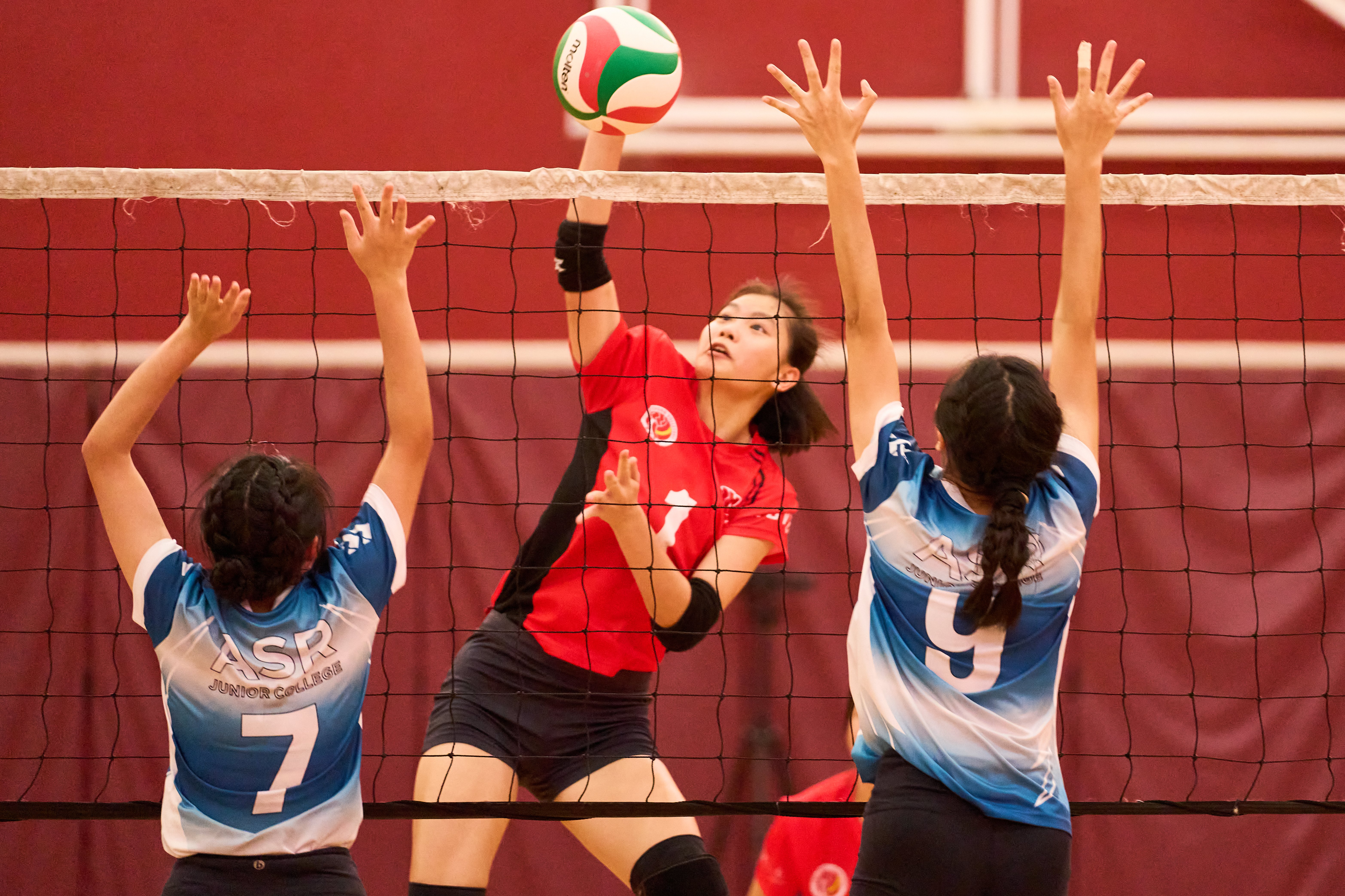 2022-05-06 Volleyball A Div Girls HCI vs ASRJC S2 Natalie Lai T H (1 HCI) smashed at ASRJC Photo by Eric Koh DSC00072 1